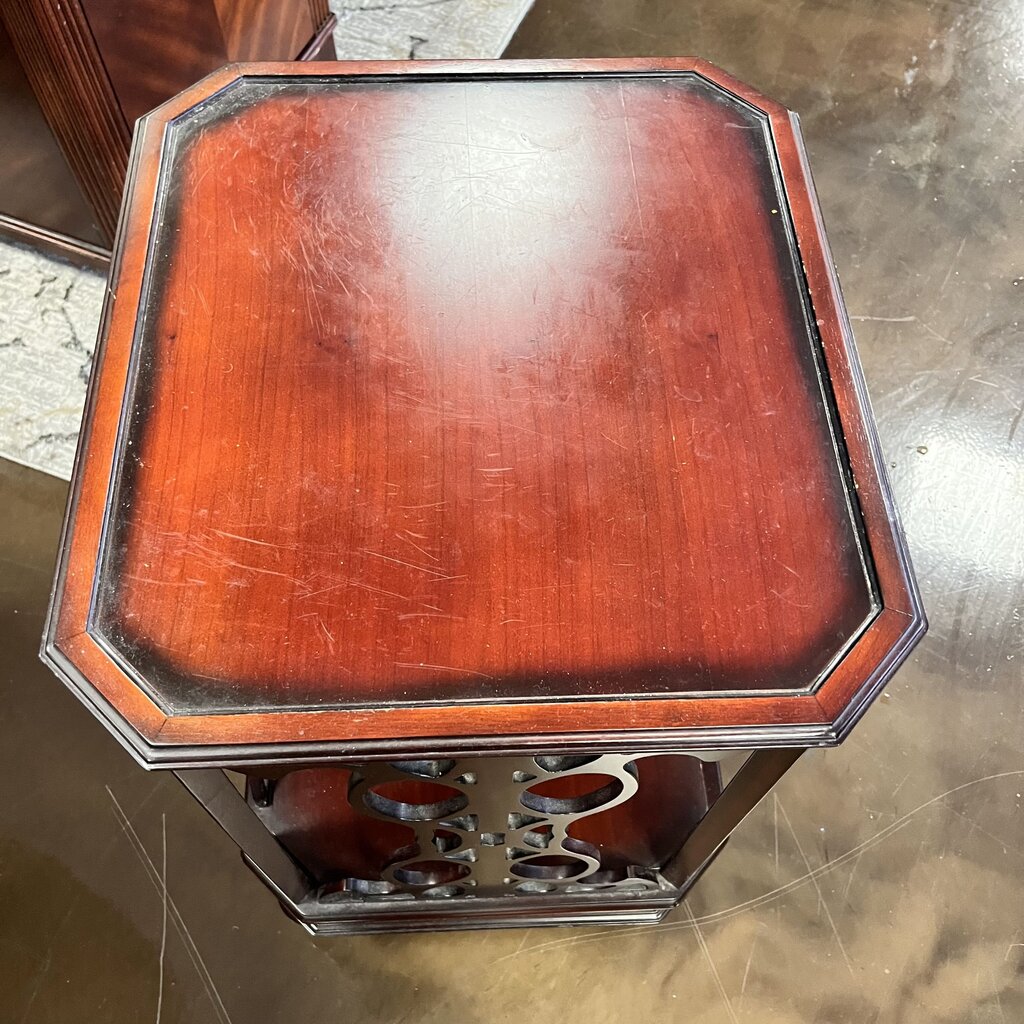 Accent Table