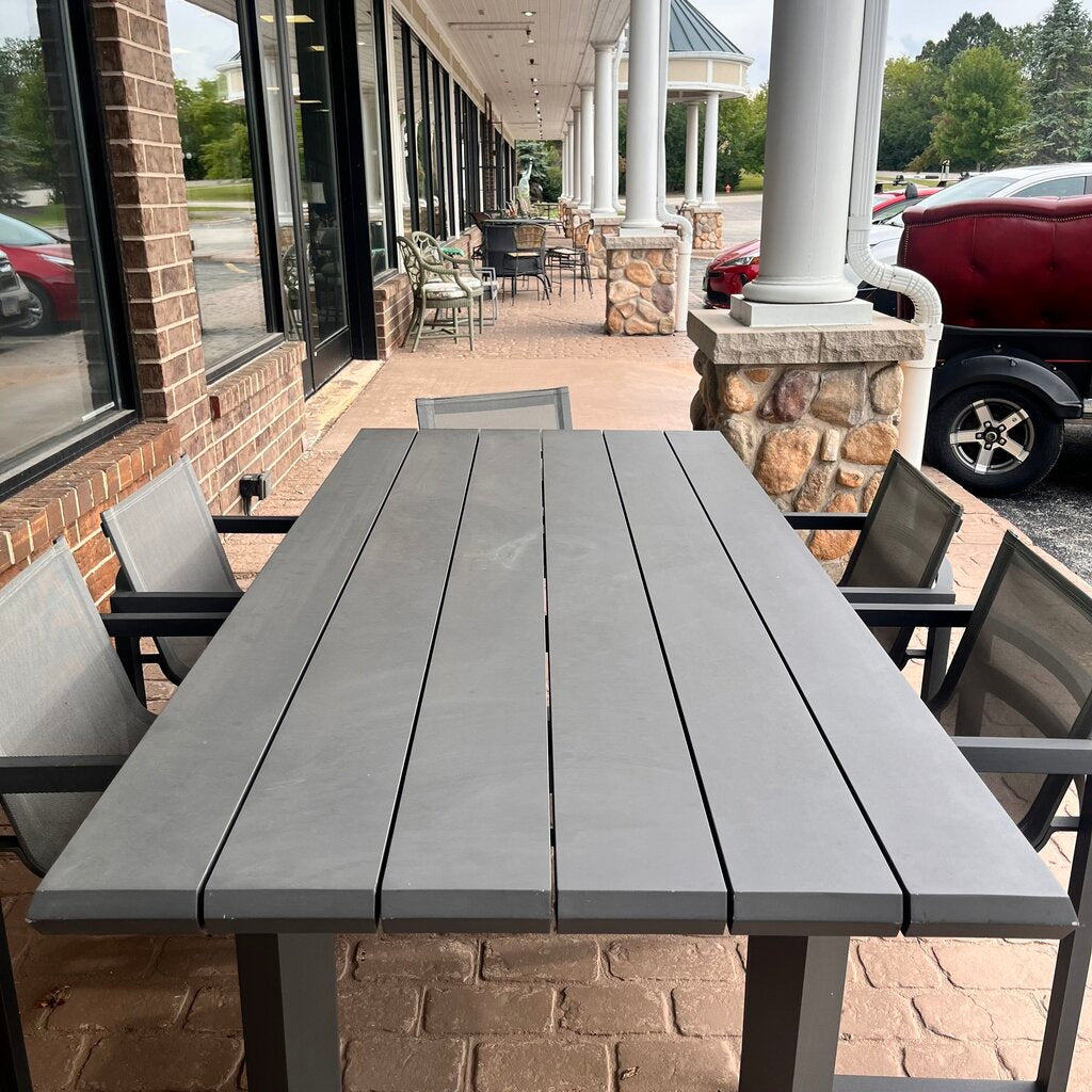Outdoor Dining Set w/ 6 chairs