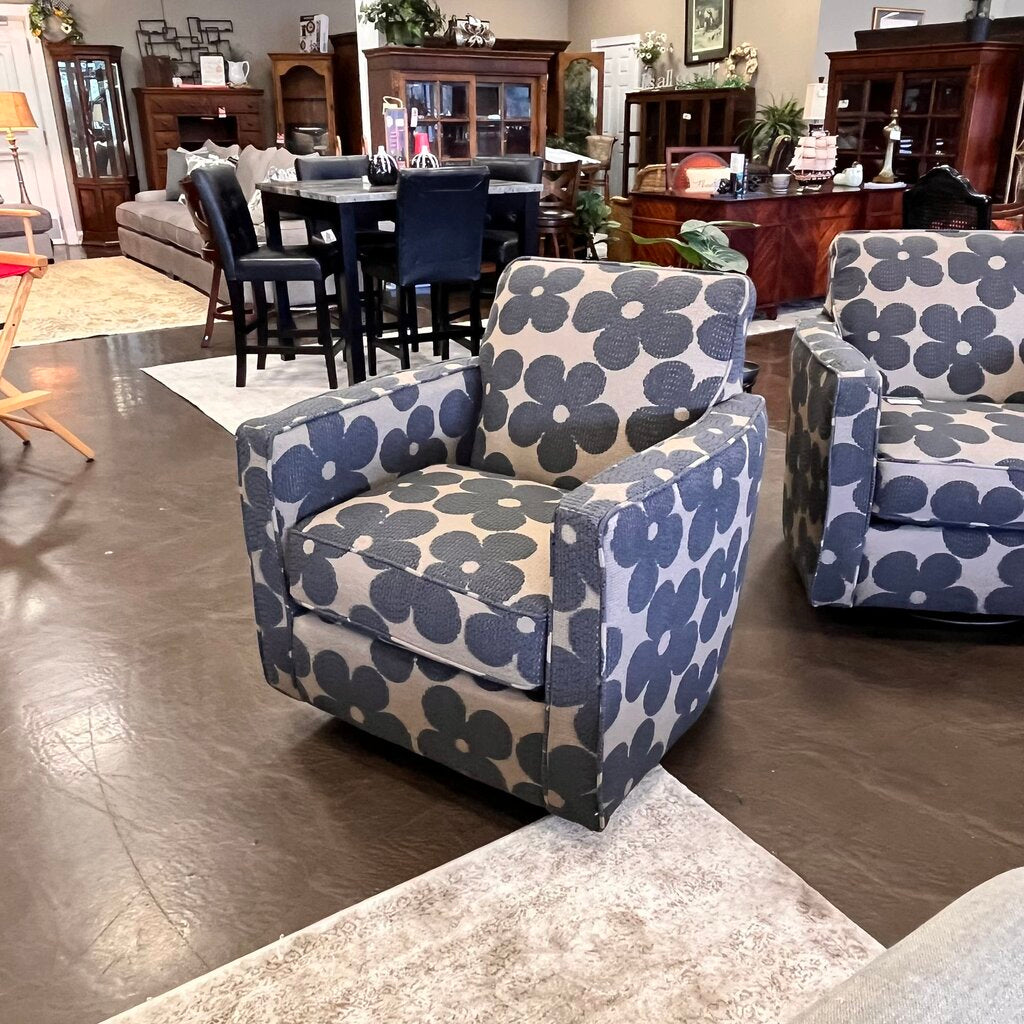 (BRAND NEW) Swivel Glider