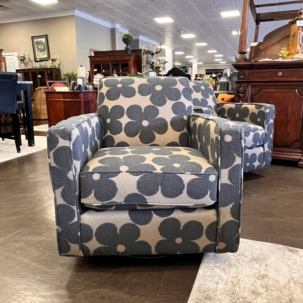 (BRAND NEW) Swivel Glider