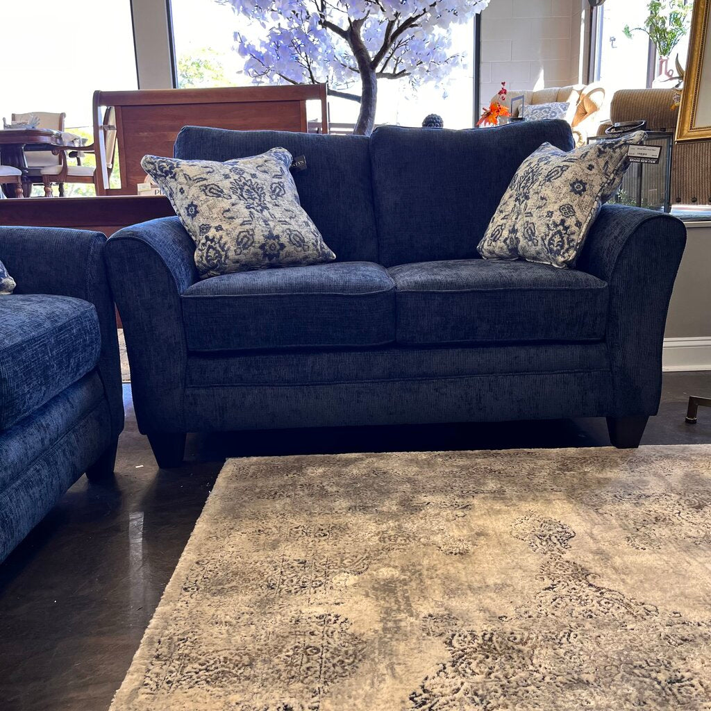 (BRAND NEW) Loveseat