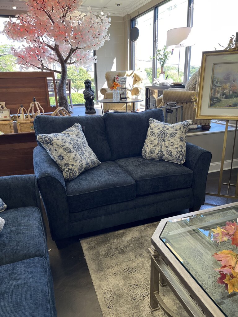 (BRAND NEW) Loveseat