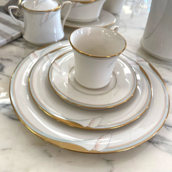 Golden Lily 7733 Dinnerware Set for 13