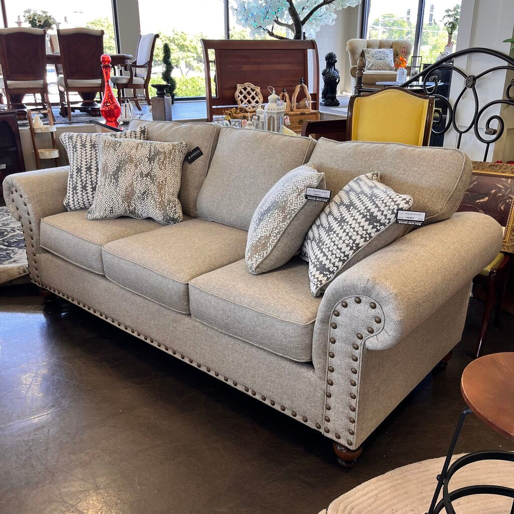 (BRAND NEW) Sofa w/ Nailhead Trim