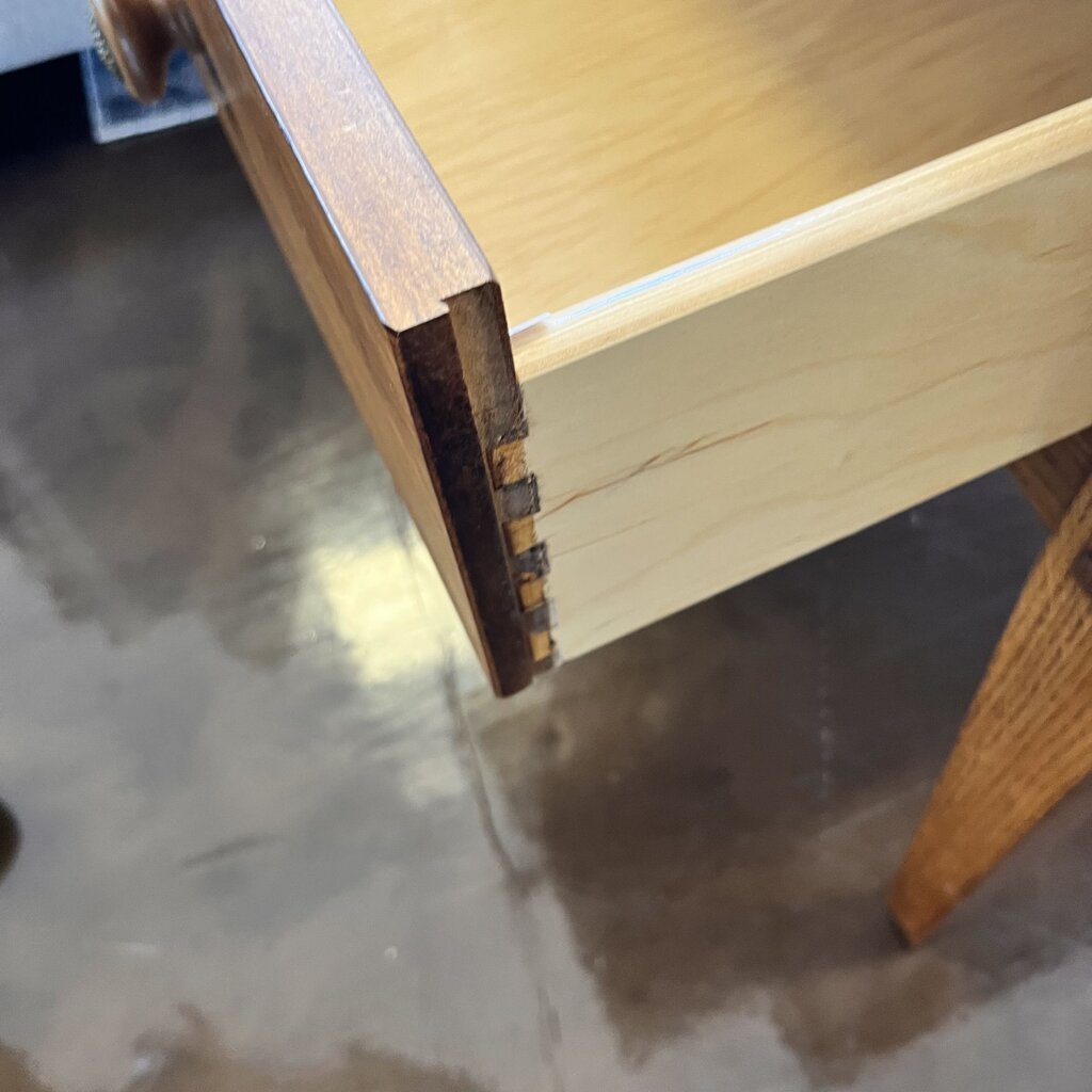 Mission Style End Table w/ Drawer