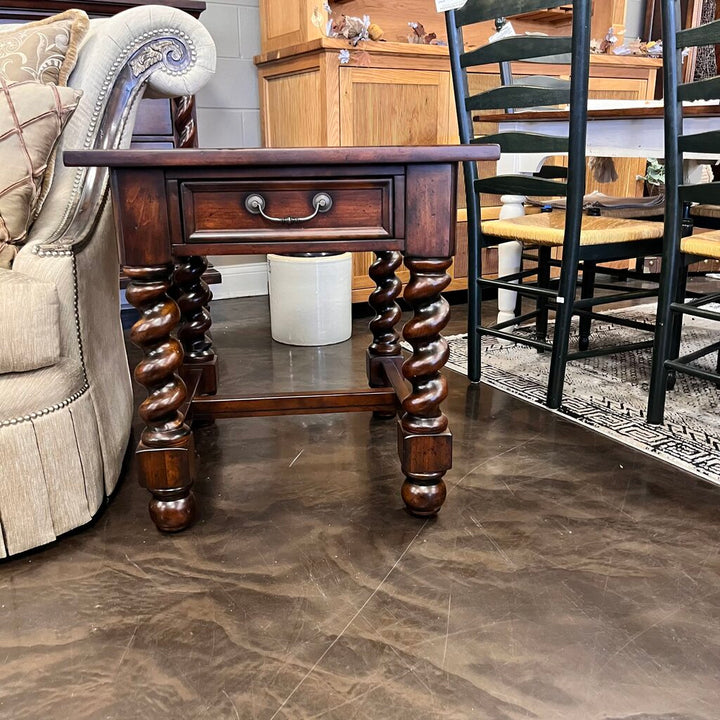 End Table w/ Drawer