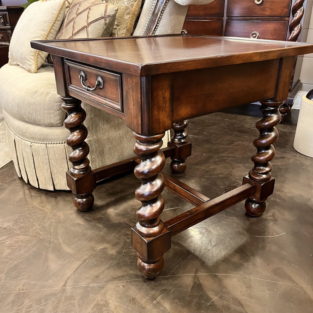 End Table w/ Drawer