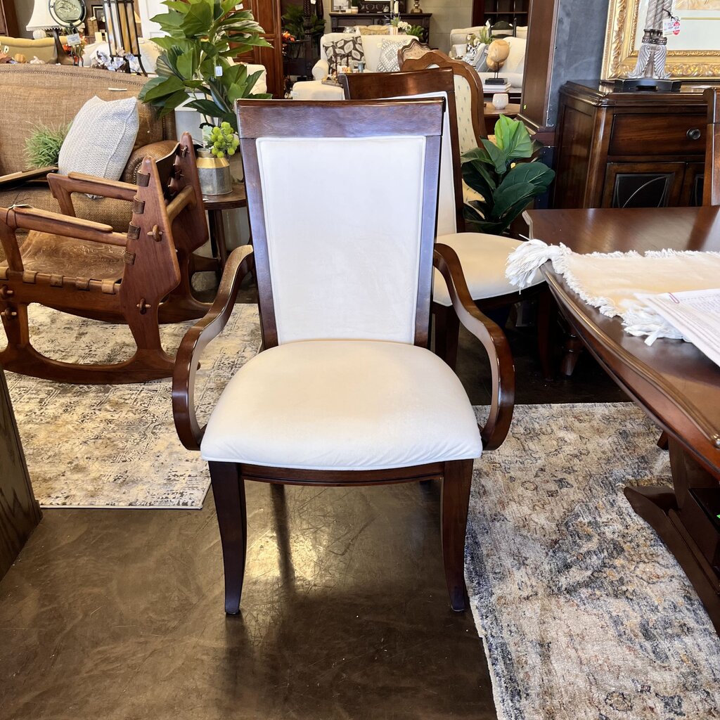 Orig Price $2765 - Dining Table w/ 2 Leaves & 8 Chairs