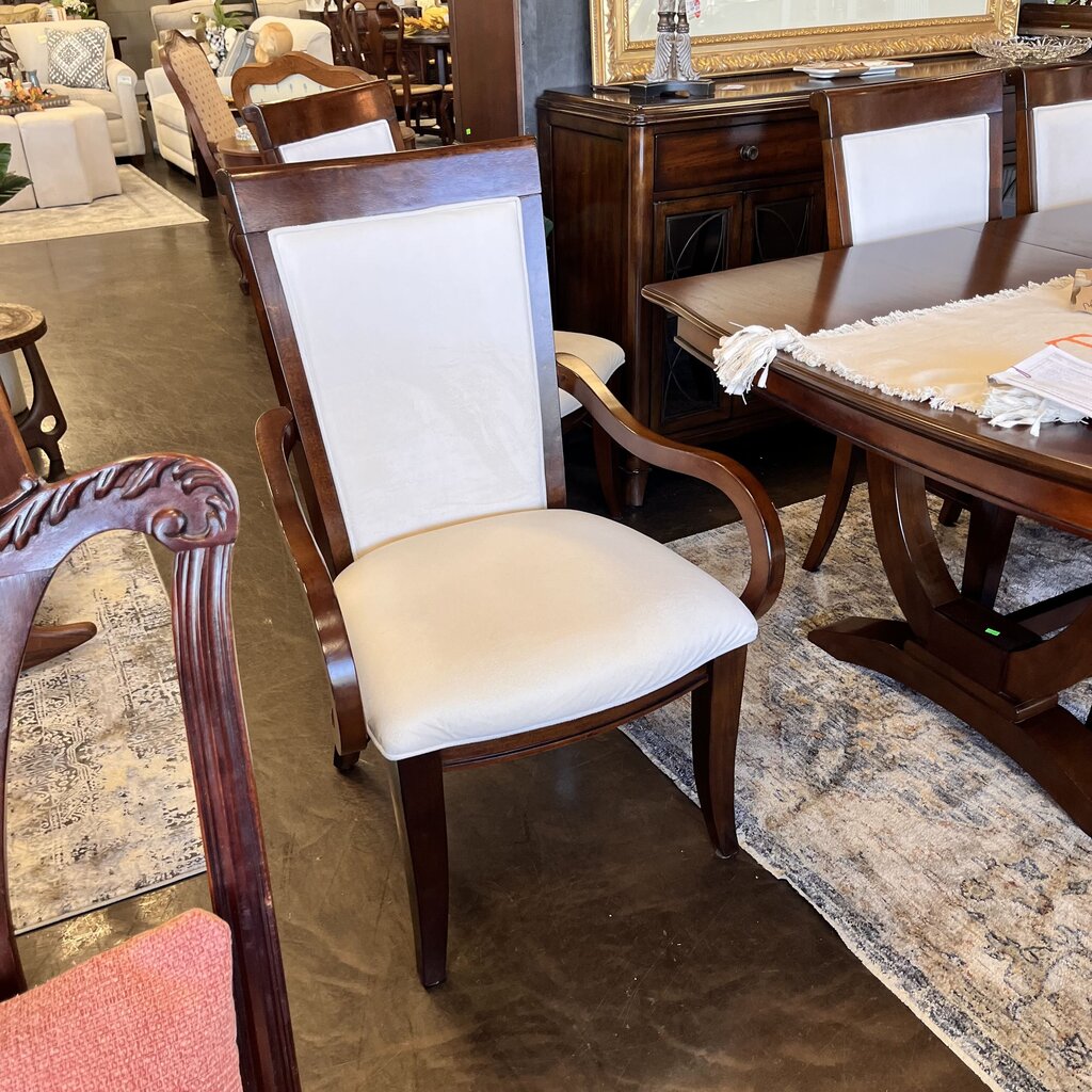 Orig Price $2765 - Dining Table w/ 2 Leaves & 8 Chairs