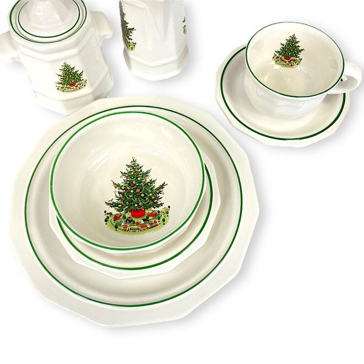 Christmas Dinnerware Set for 6
