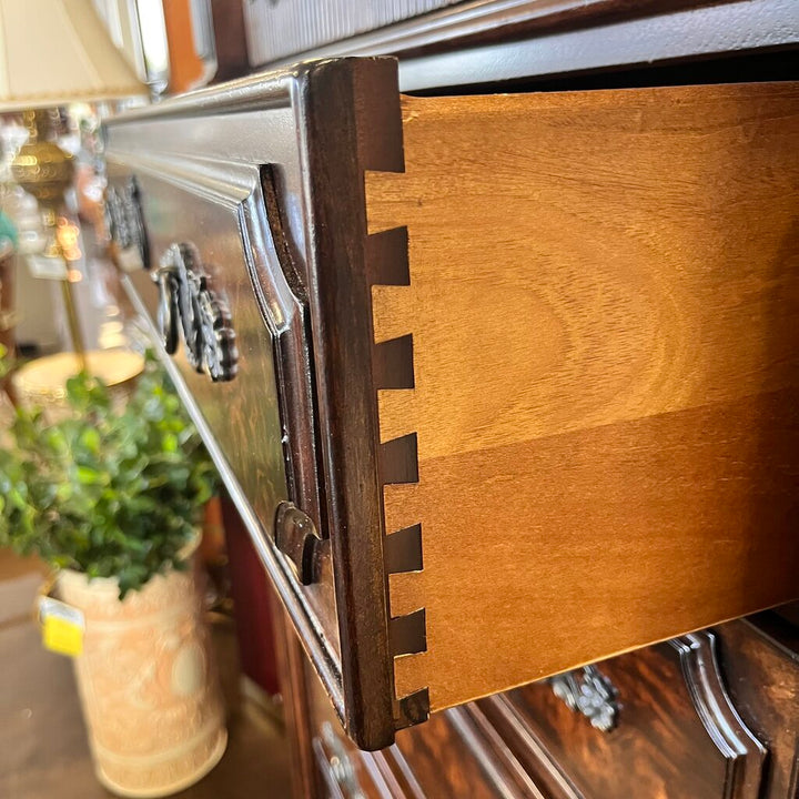 Chest of Drawers w/ 6 Drawers