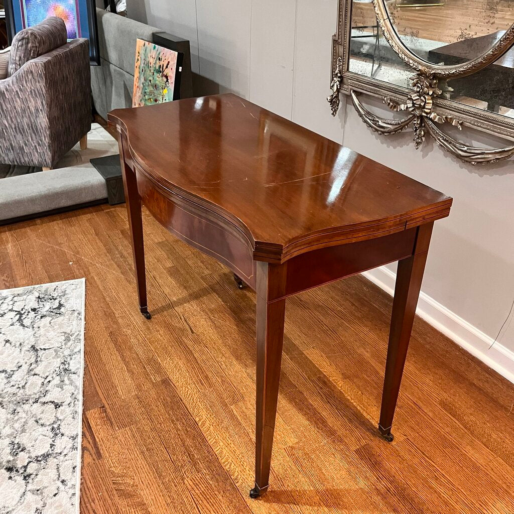 Expandable Table w/ 4 Leaves