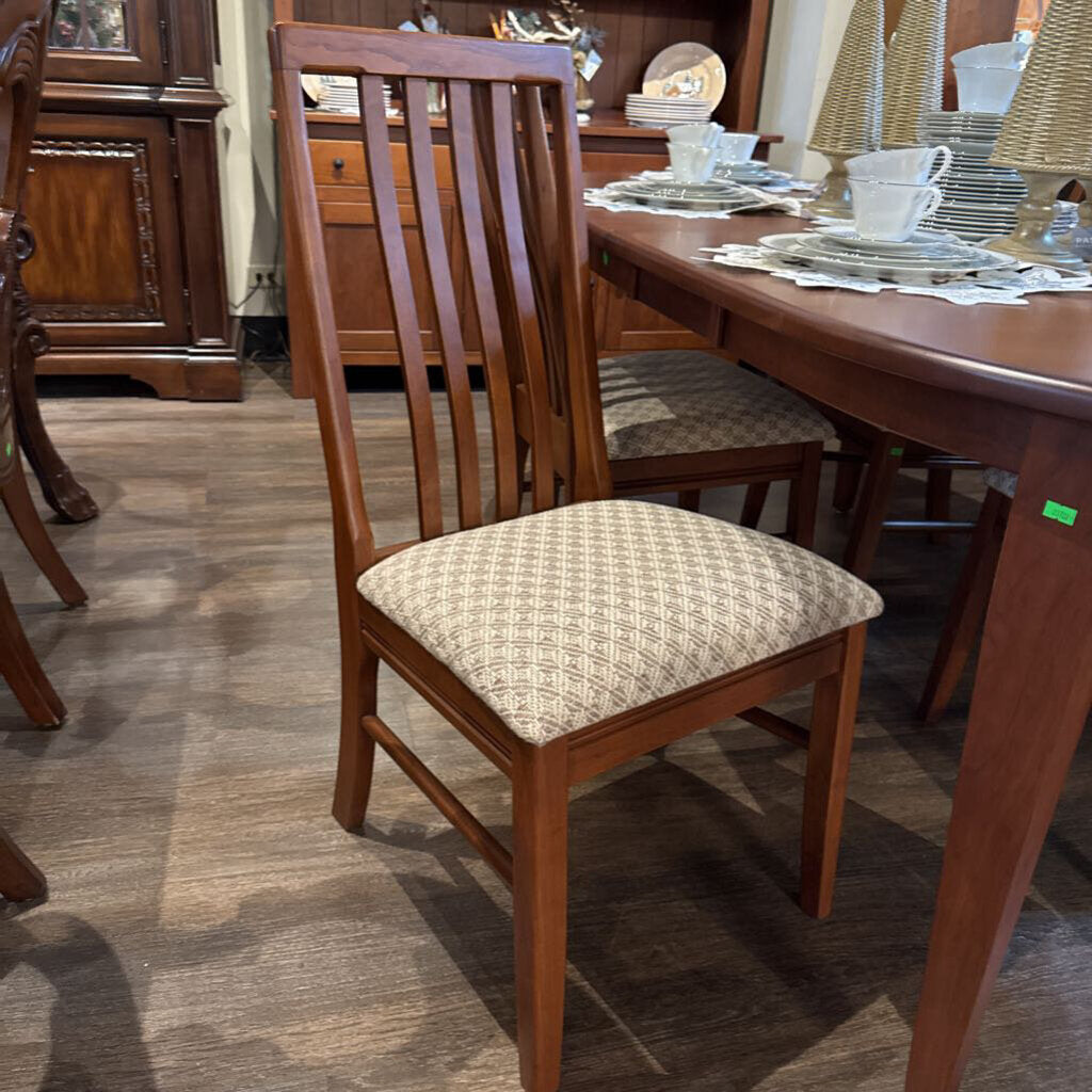Dining Table with 2 Leaves and 4 Chairs