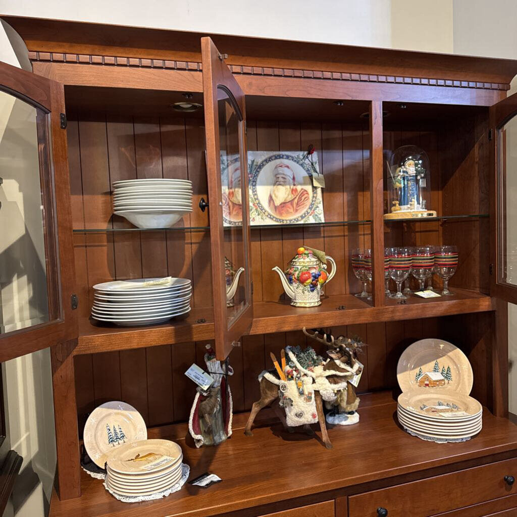 Cabinet with Hutch