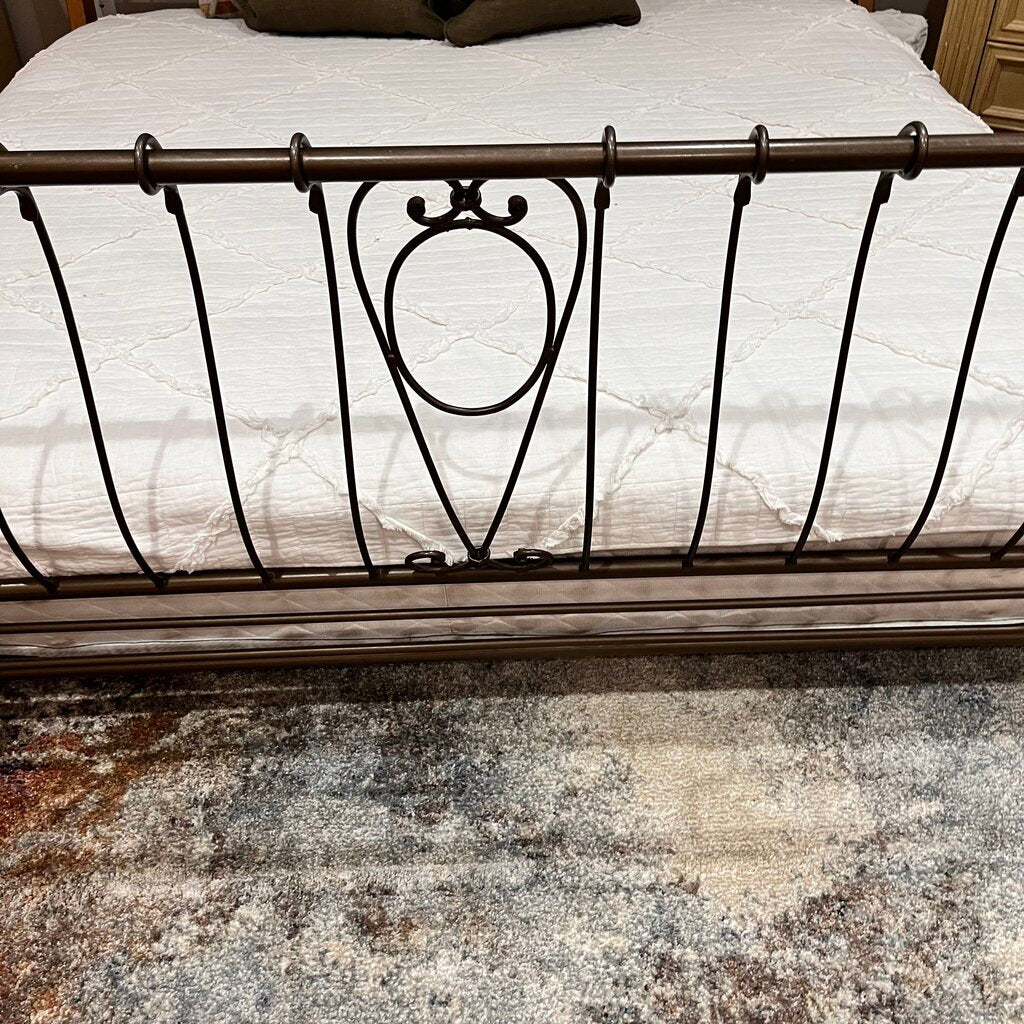 Iron and Wood King Sleigh Bed