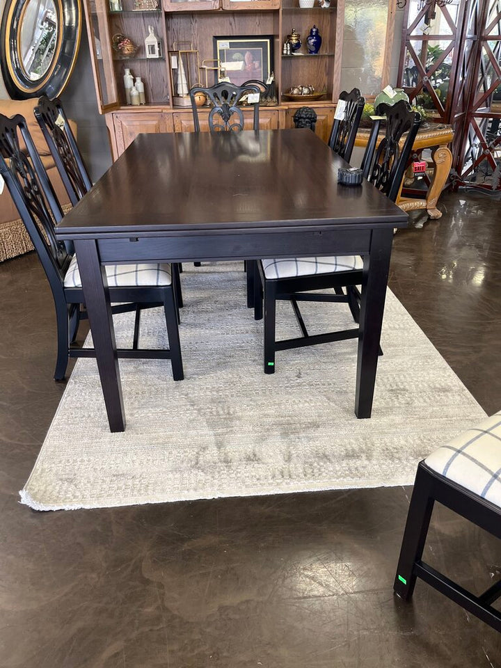 Extendable Dining Table