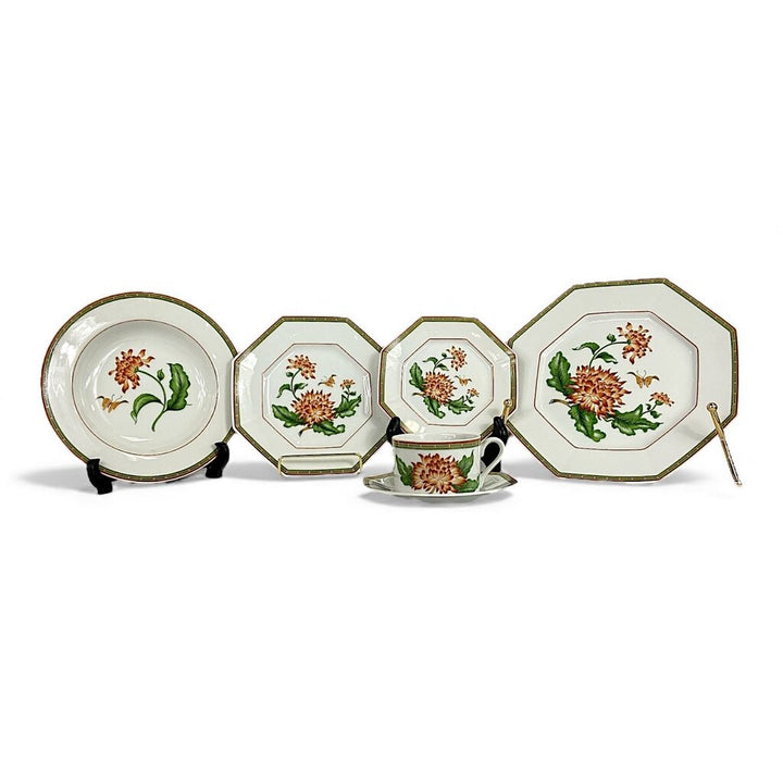 Chrysantheme Pattern China Set for 12
