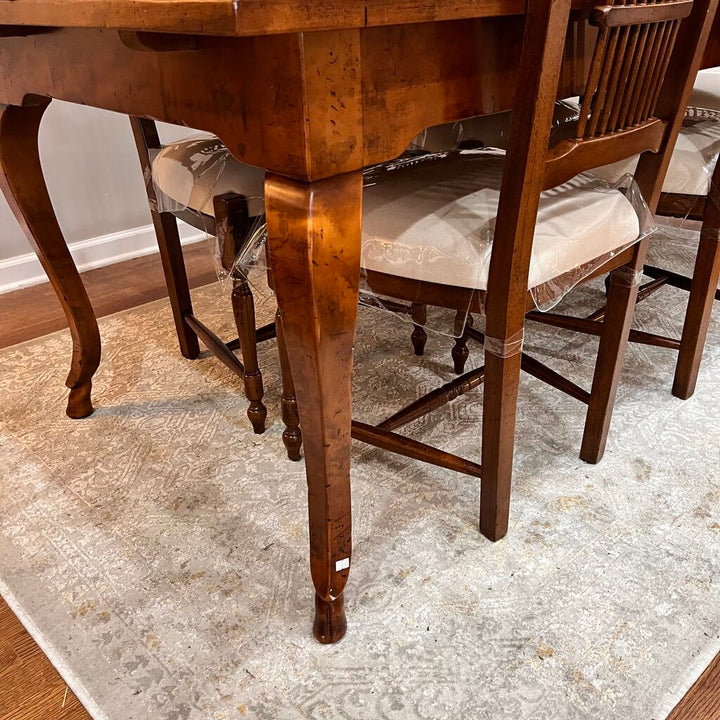 Extendable Avignon Dining Table w/ 6 Chairs