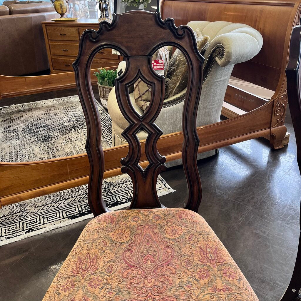 Orig Price $2960 - Dining Table w/ 8 Chairs & 2 Leaves