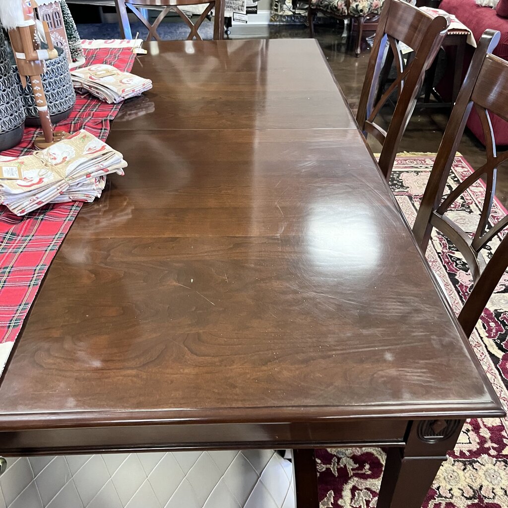 Orig Price $6000 - Dining Table w/ 6Chairs & 2 Leaves