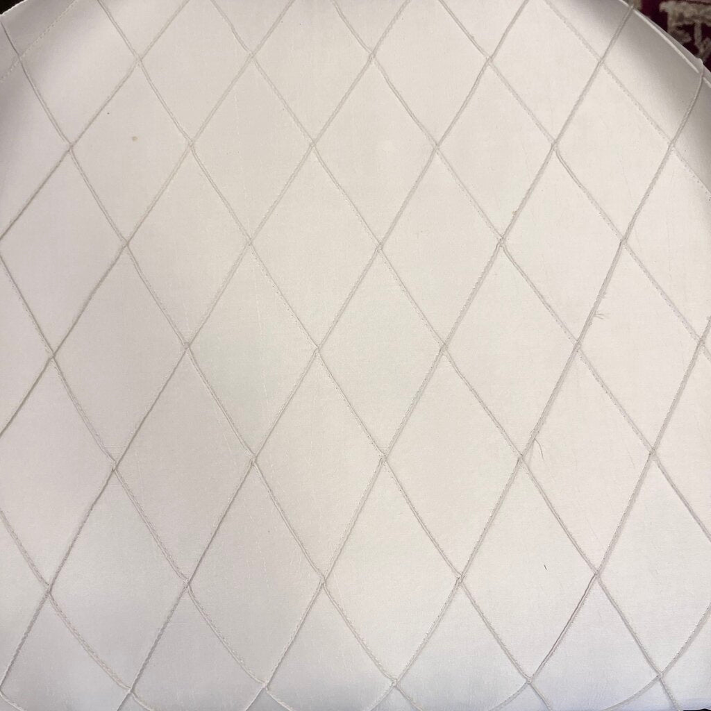 Orig Price $6000 - Dining Table w/ 6Chairs & 2 Leaves