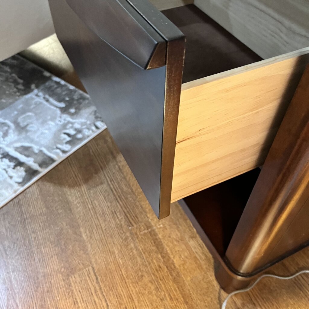 Nightstand w/ Drawer