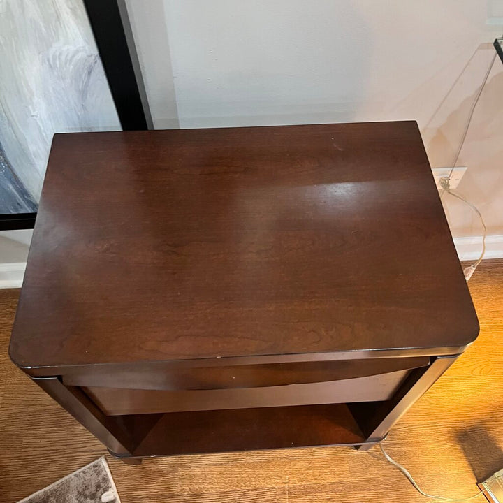 Nightstand w/ Drawer