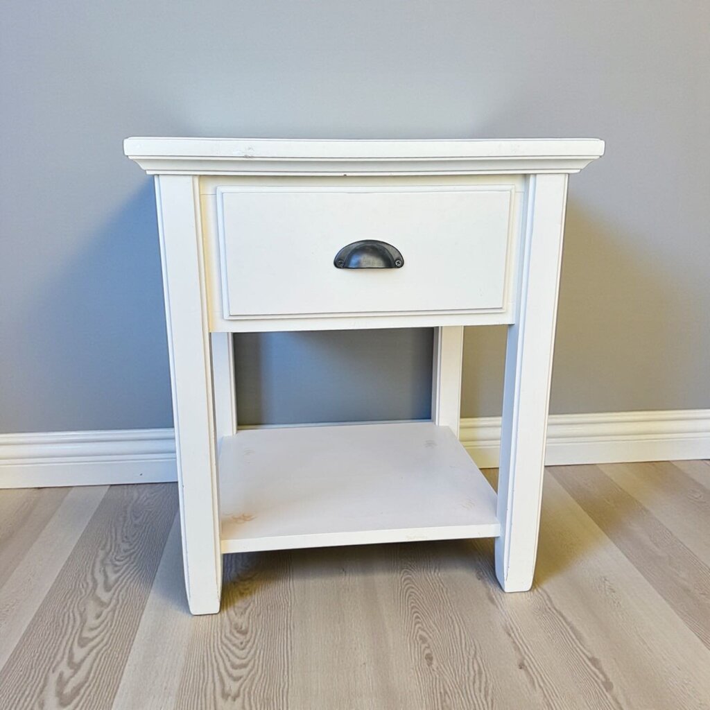 1 Drawer Nightstand