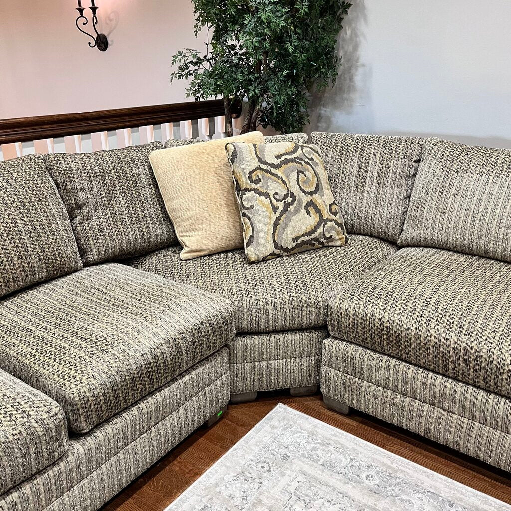 Orig Price $10000 - Sectional w/ Throw Pillows - Acosta's Home