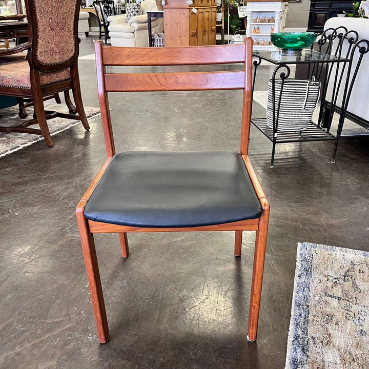 MCM Danish Teak Extension table W/ 4 Chairs - Acosta's Home