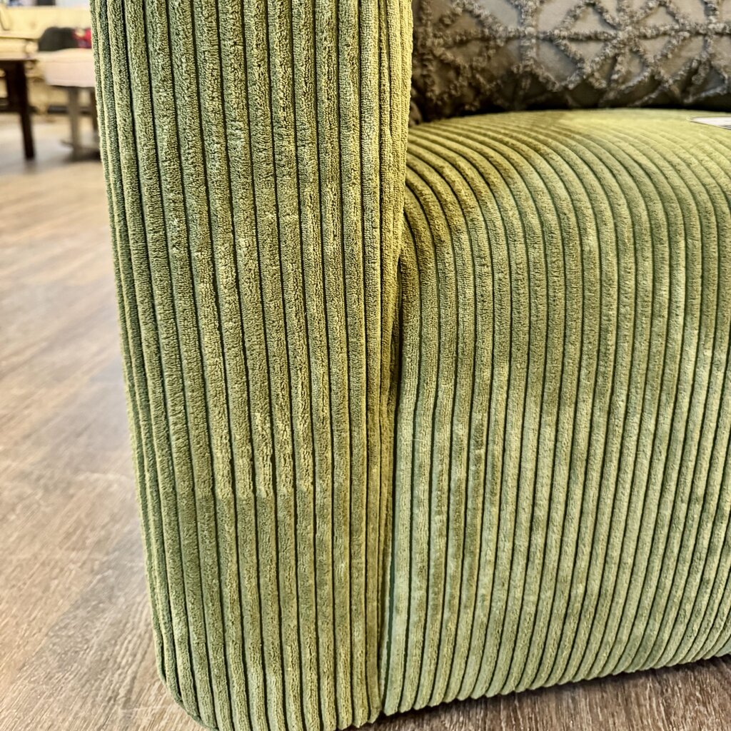 (BRAND NEW) Biggs Swivel Chair