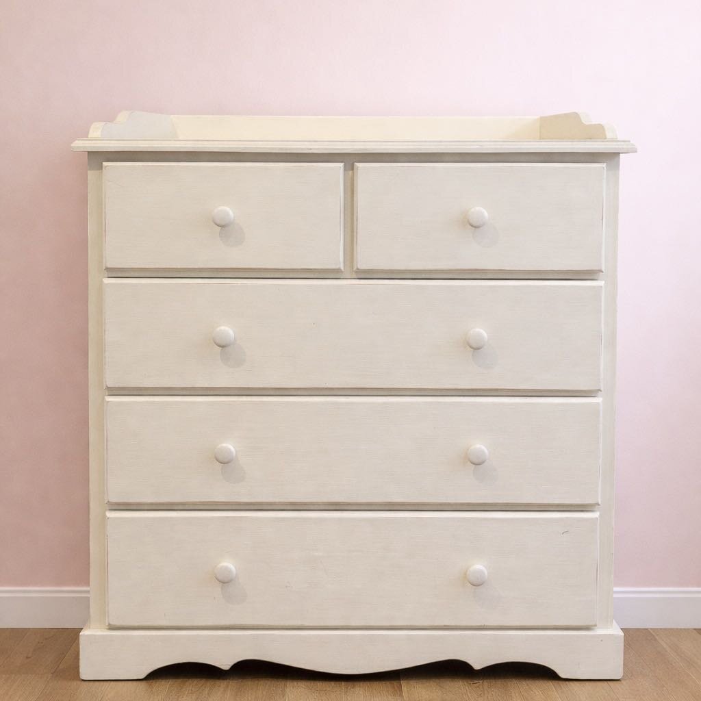 5 Drawer Chest with Gallery Rail - Acosta's Home