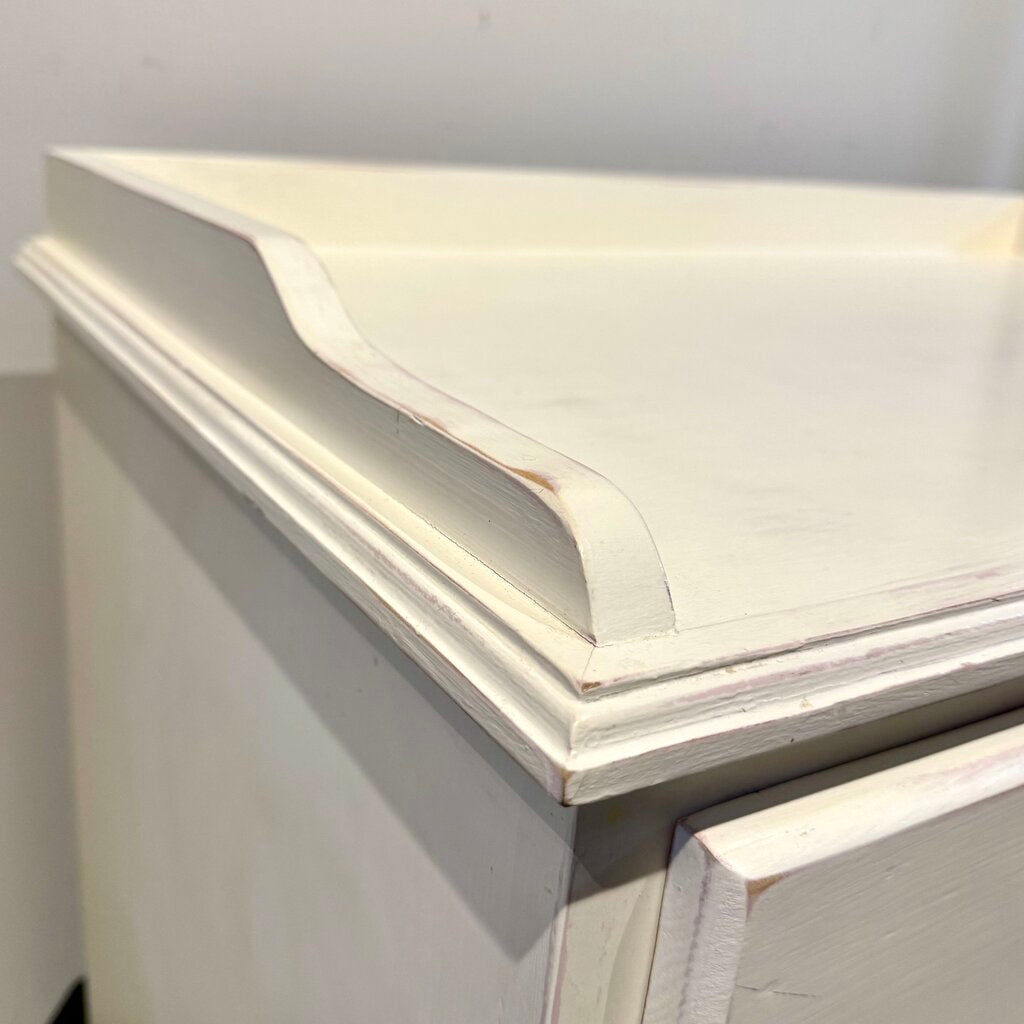 5 Drawer Chest with Gallery Rail - Acosta's Home