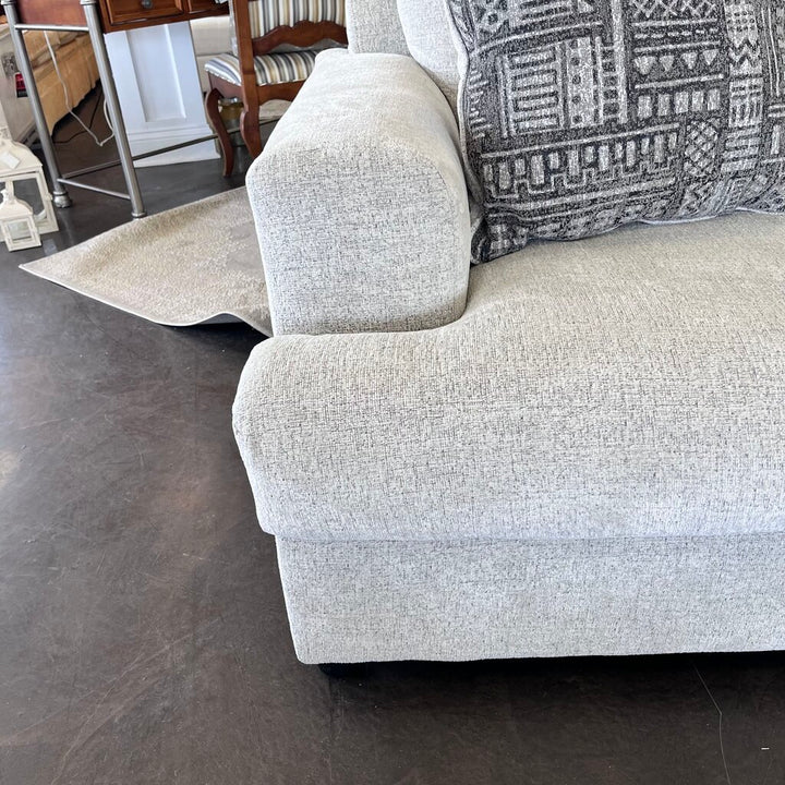 Orig Price $514 - Loveseat w/ Accent Pillows - Acosta's Home