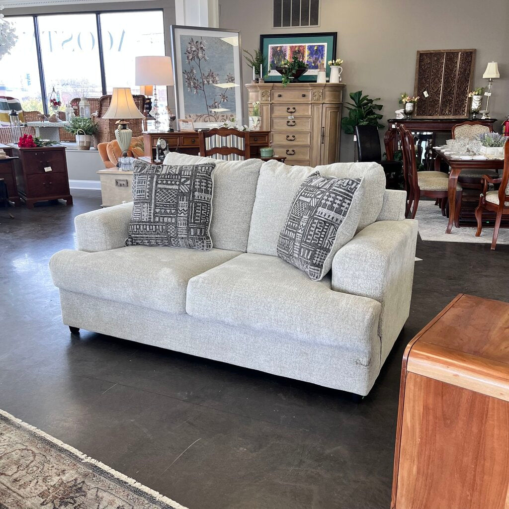 Orig Price $514 - Loveseat w/ Accent Pillows - Acosta's Home