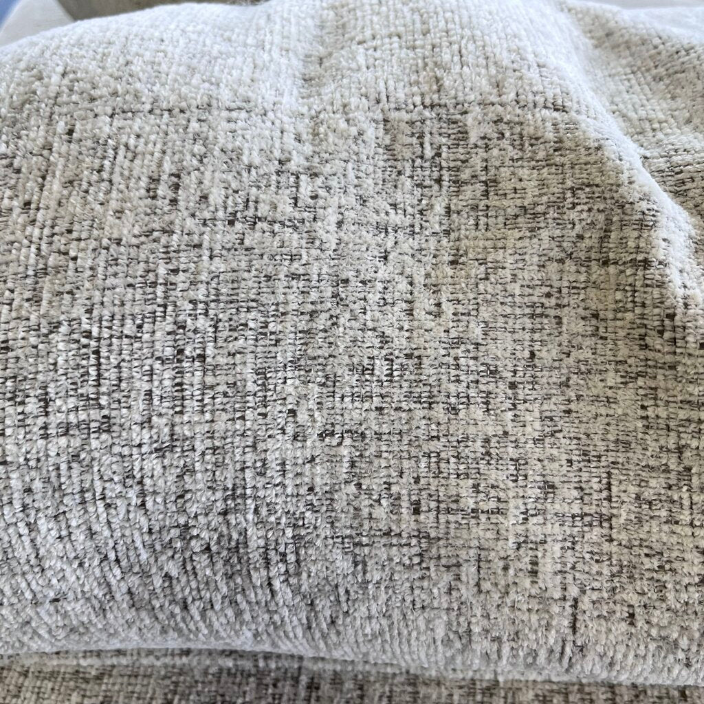 Orig Price $514 - Loveseat w/ Accent Pillows - Acosta's Home