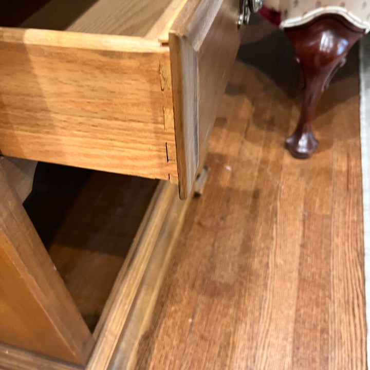 Vintage Night Stand w/ Drawer