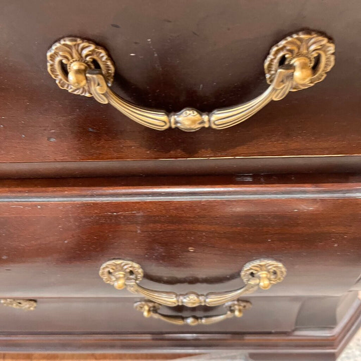 Bachelor's Chest