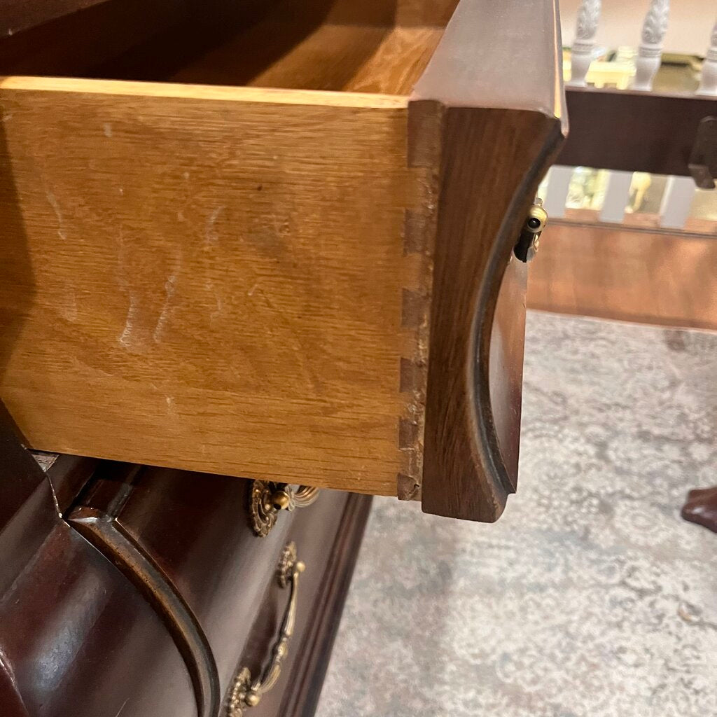 Bachelor's Chest