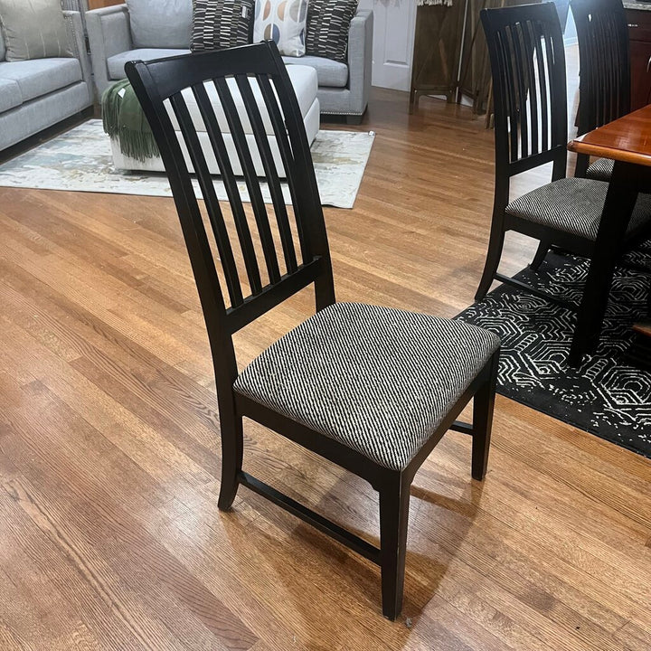 Dining Table w/ 6 Chairs, 2 Leaves, & Pads