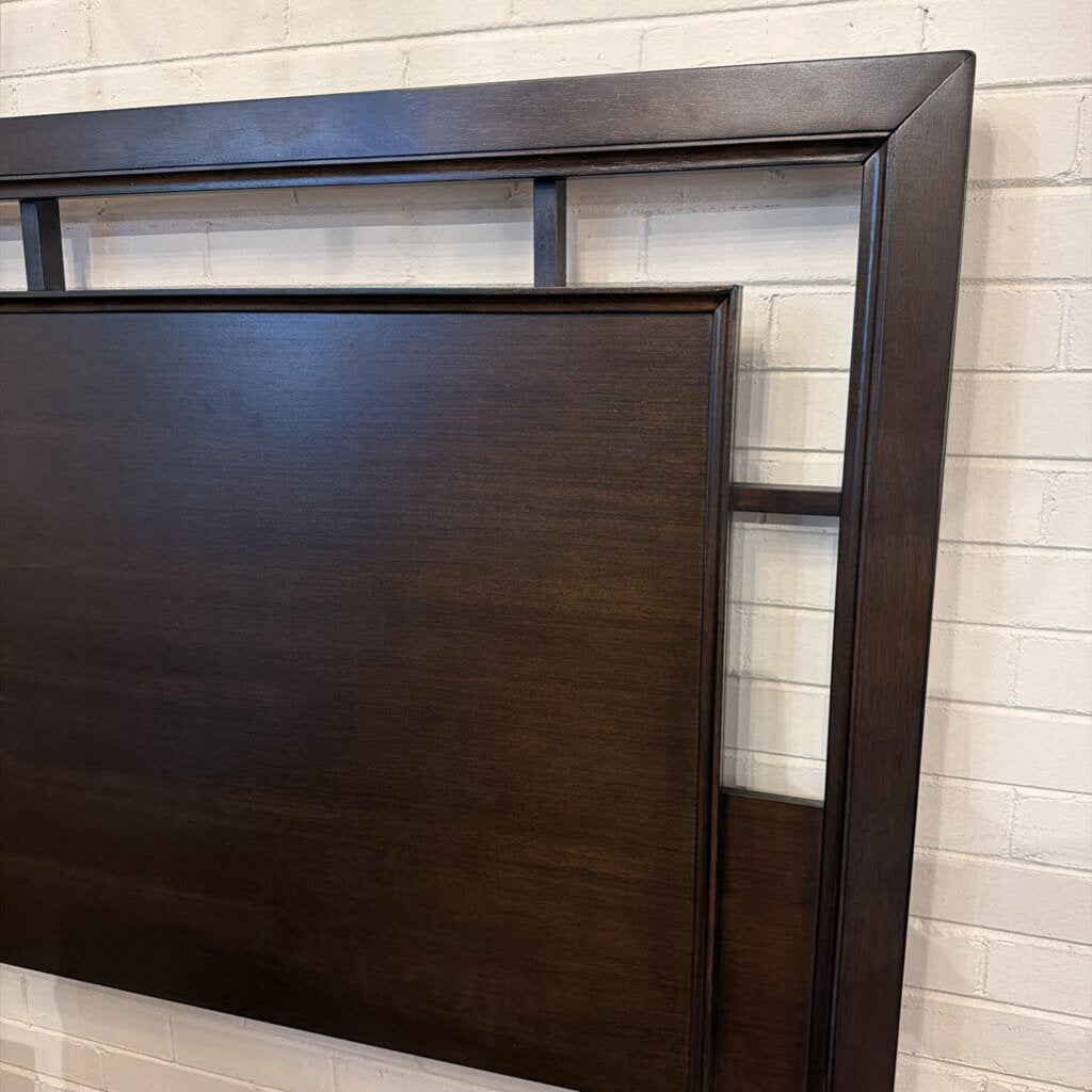 Covetown Queen Panel Bed