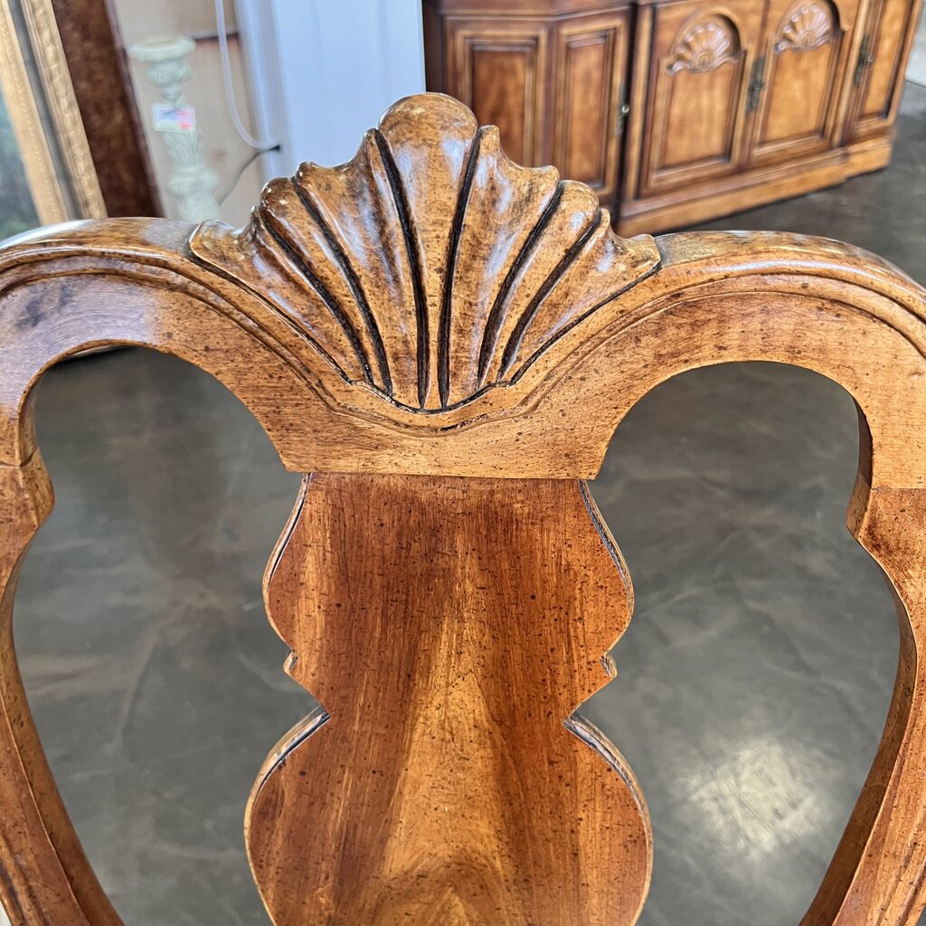 Dining table w/ 6 Chairs, 2 Leaves, & Pads