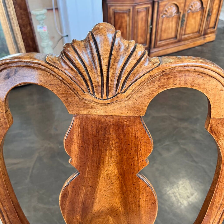 Dining table w/ 6 Chairs, 2 Leaves, & Pads