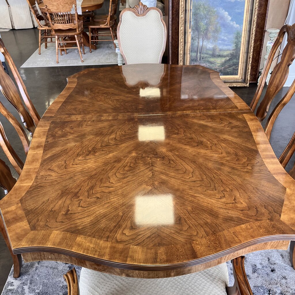 Dining table w/ 6 Chairs, 2 Leaves, & Pads