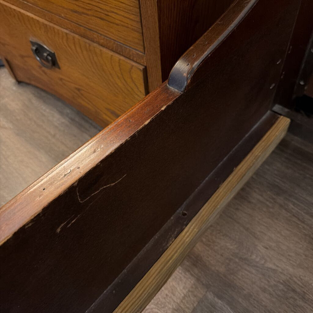 Sleigh Bed