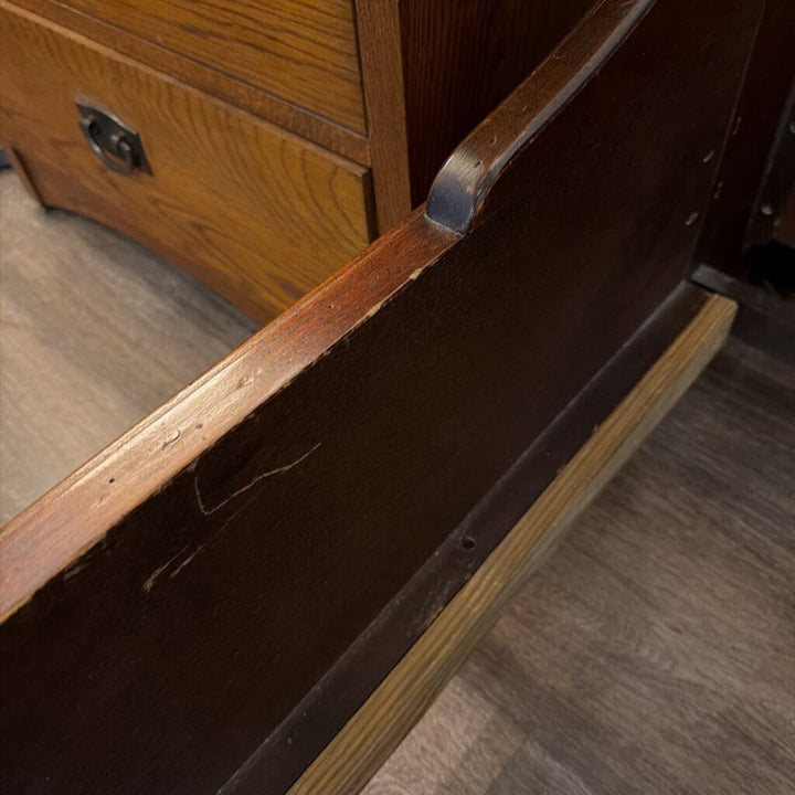 Sleigh Bed