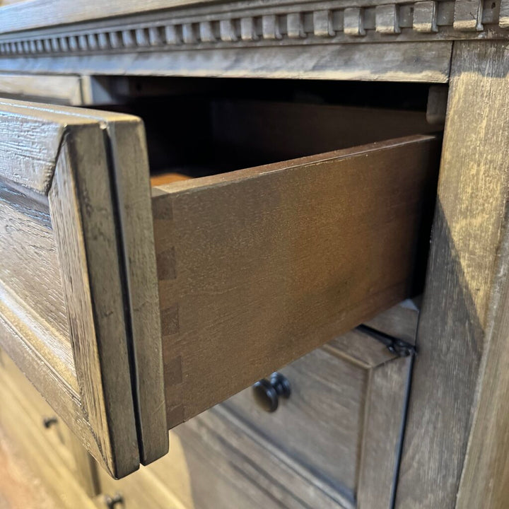 Orig. Price 2299 - Banks Buffet