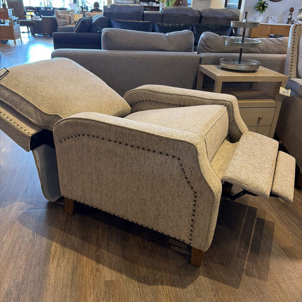 (BRAND NEW) York Modern Push-back Recliner