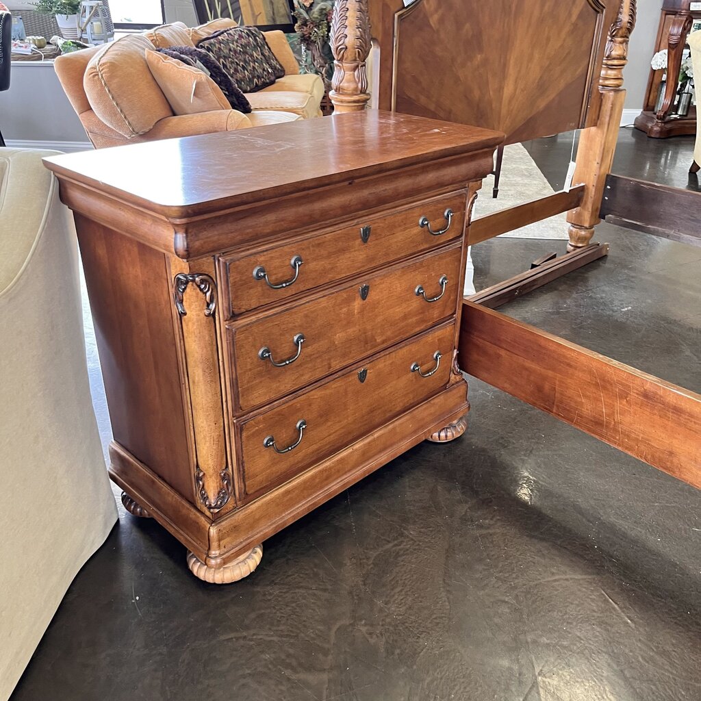 Orig Price $700 - Chest of Drawers