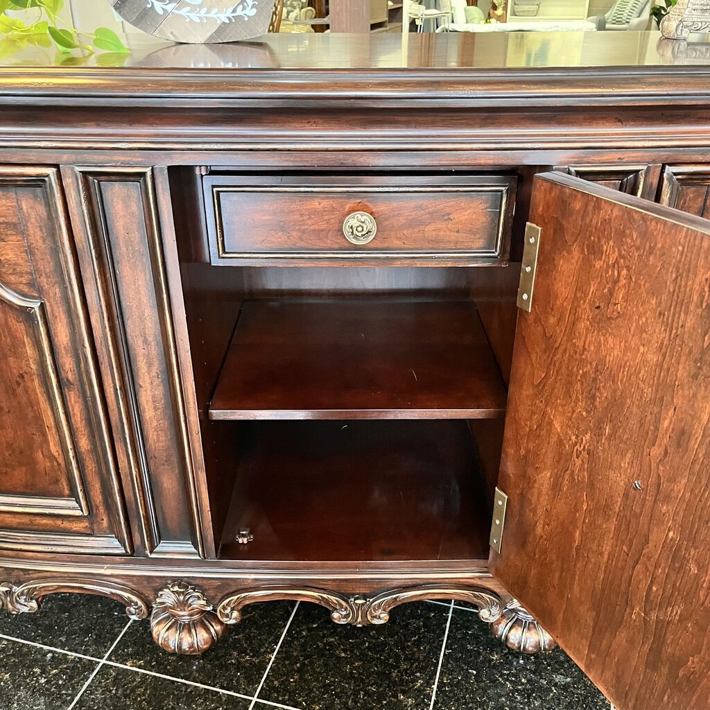Dining Buffet